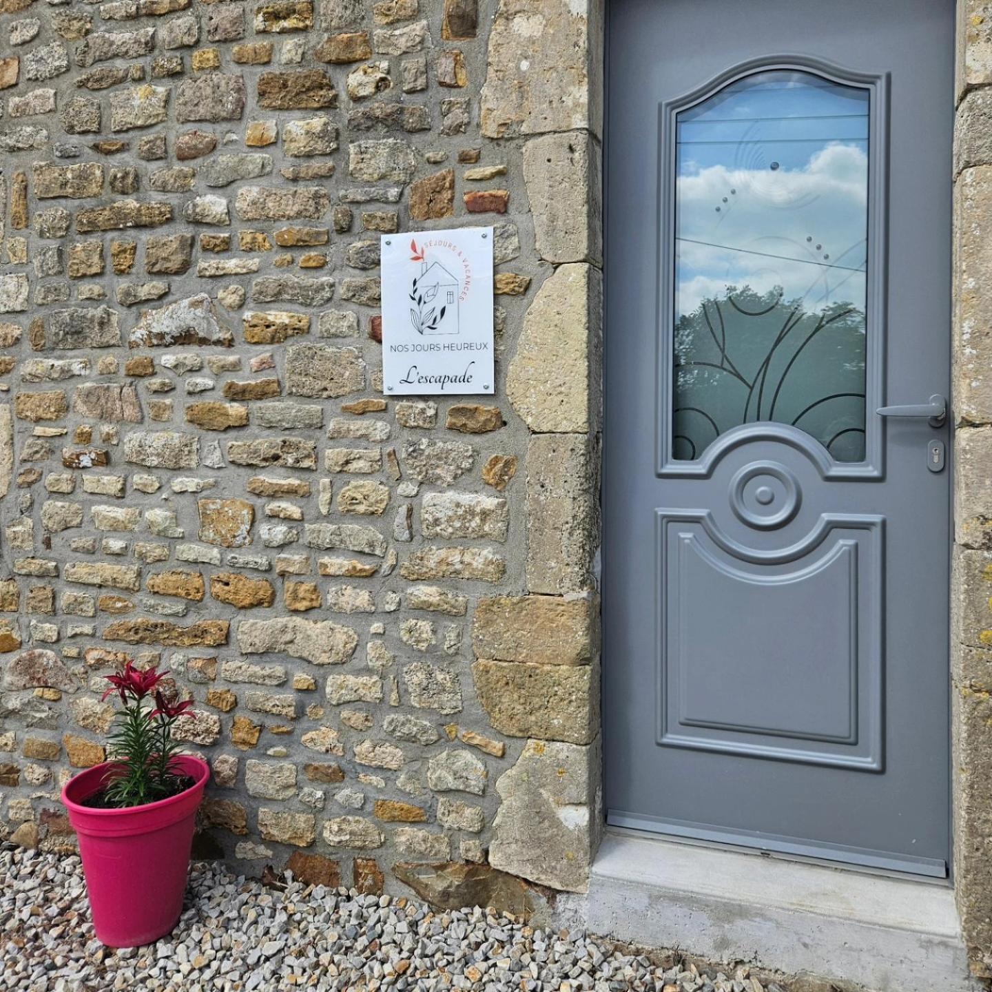 L'Escapade, Maison De Campagne Etienville Luaran gambar